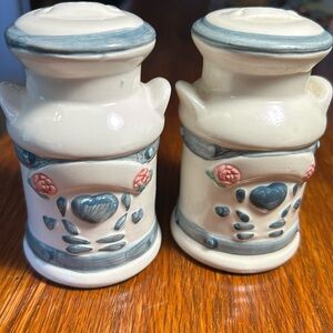 3/$25 1996 Jay Imports Vtg Milk Can / Butter Churn Salt & Pepper Shakers. 4”